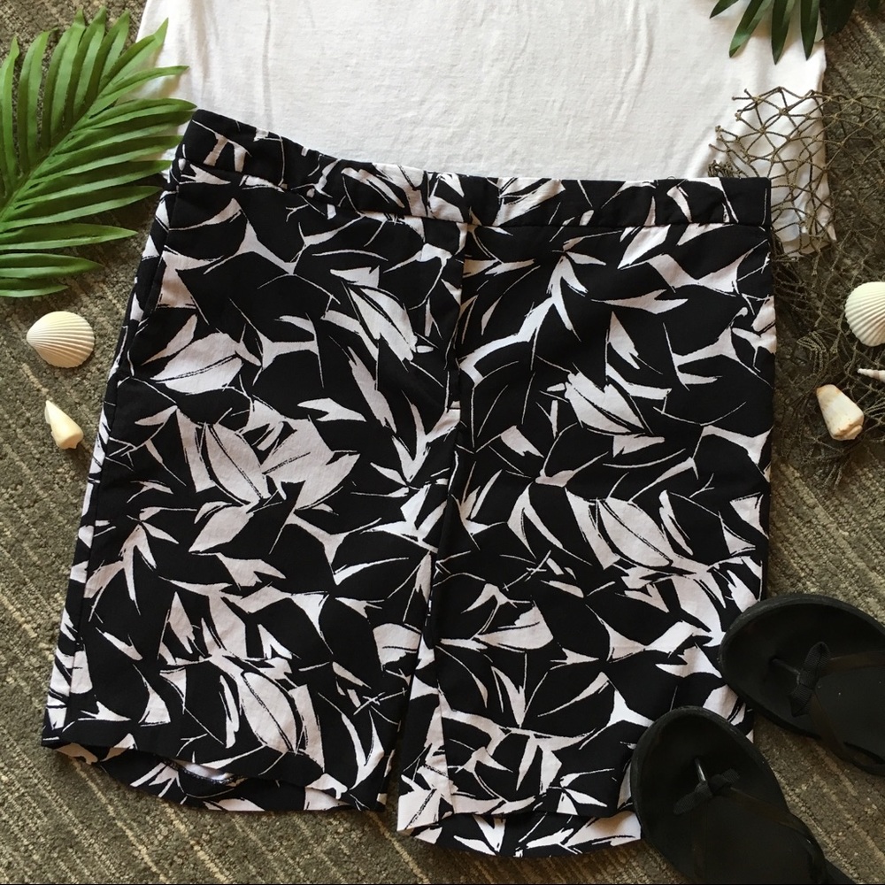 Mario Serrani Italy Black and White Stretch Shorts